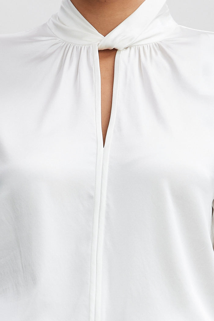 Elie Tahari Silk Twist Neck Shirt FRESH PEARL